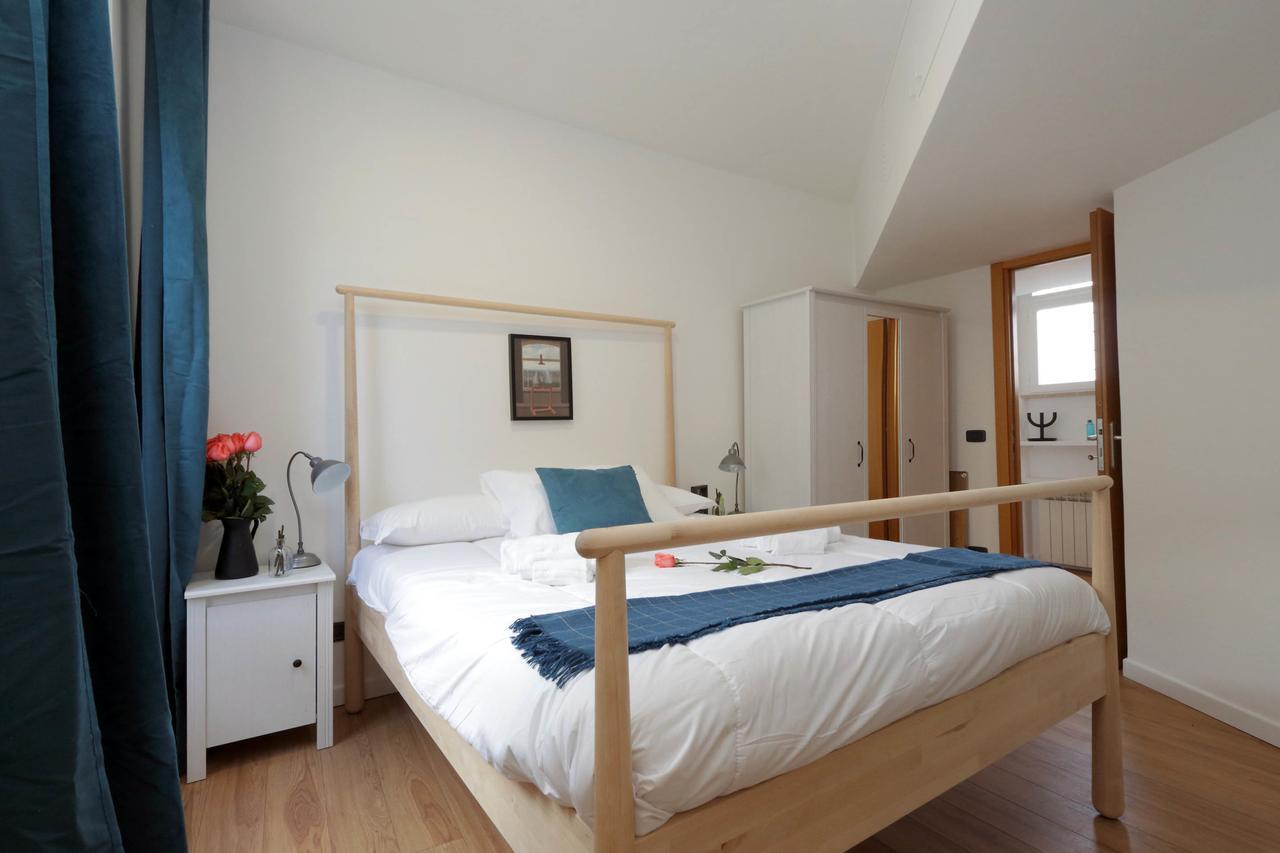 Monti Central Apartment Roma Esterno foto